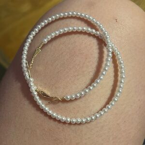 Hoop earrings pearls